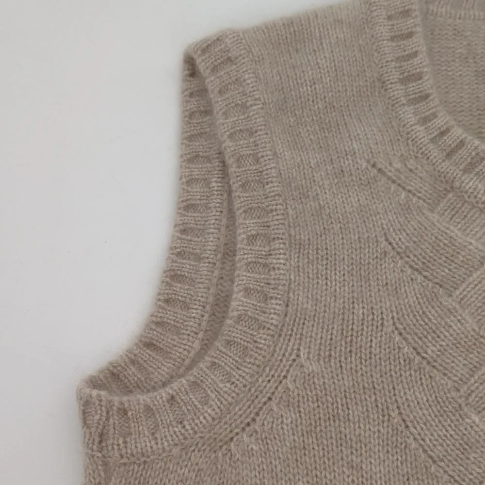 Rani Arabella cashmere vest sweater - Picture 6 of 6